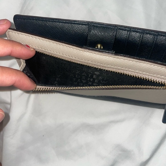 Kate Spade Wallet - Picture 4 of 5